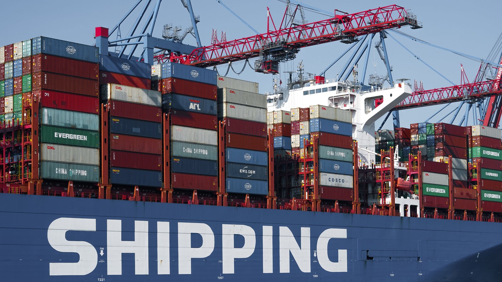 Freight shipping services in Lauderdale Lakes, FL — containers ready for transport